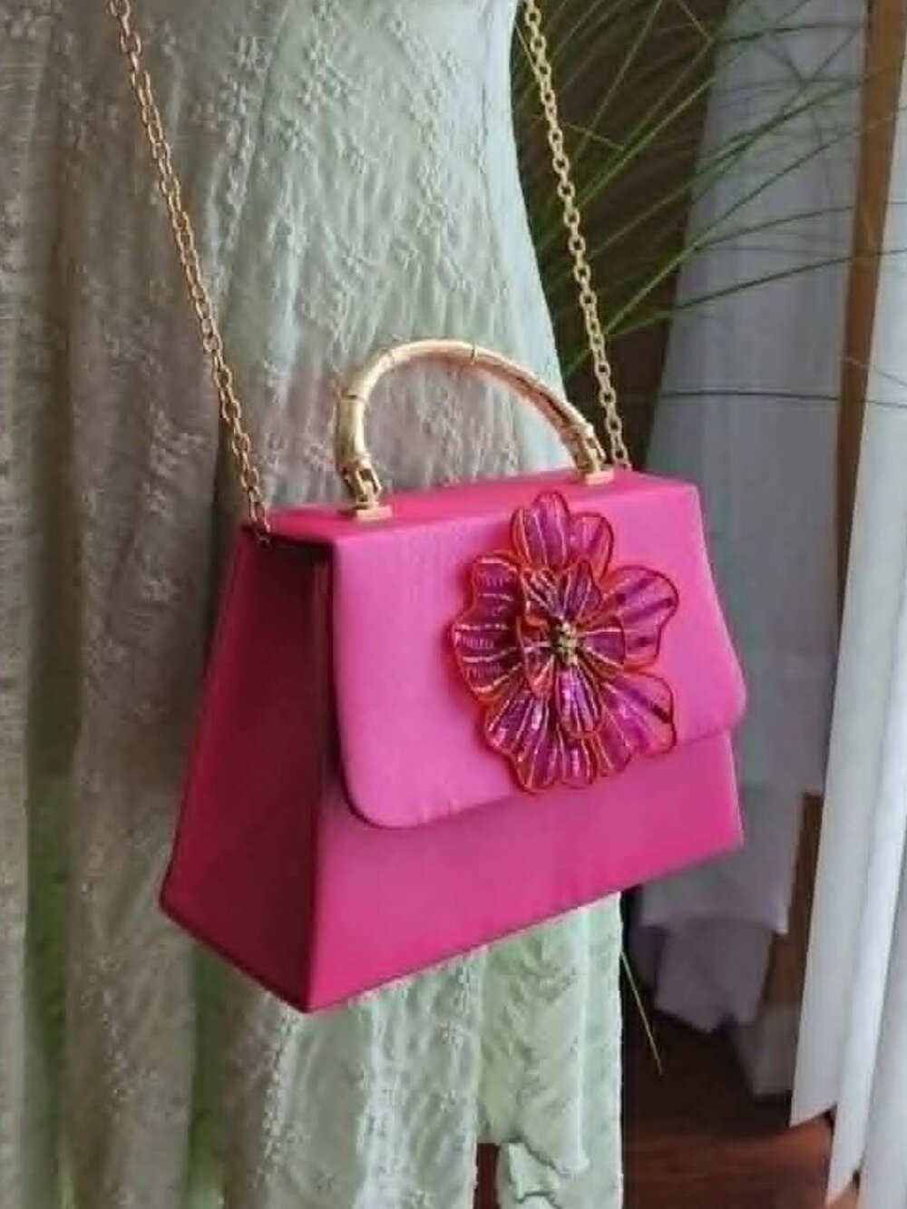 NWT Lisi Lerch Pink Lulu Handbag Gold Bamboo Handle Sequin Flower Chain Strap